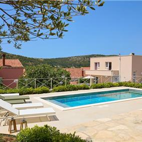 4 Bedroom villa with pool in Mlini, Sleeps 8